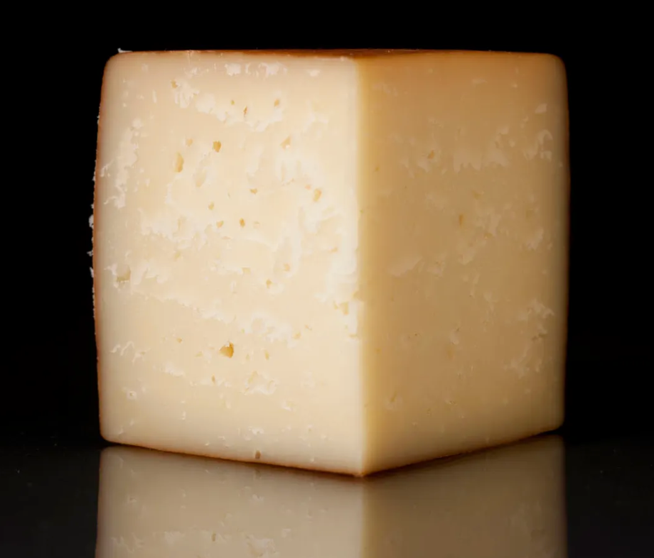 Smoked Idiazabal Cheese Wedge D.O. (250 gr)